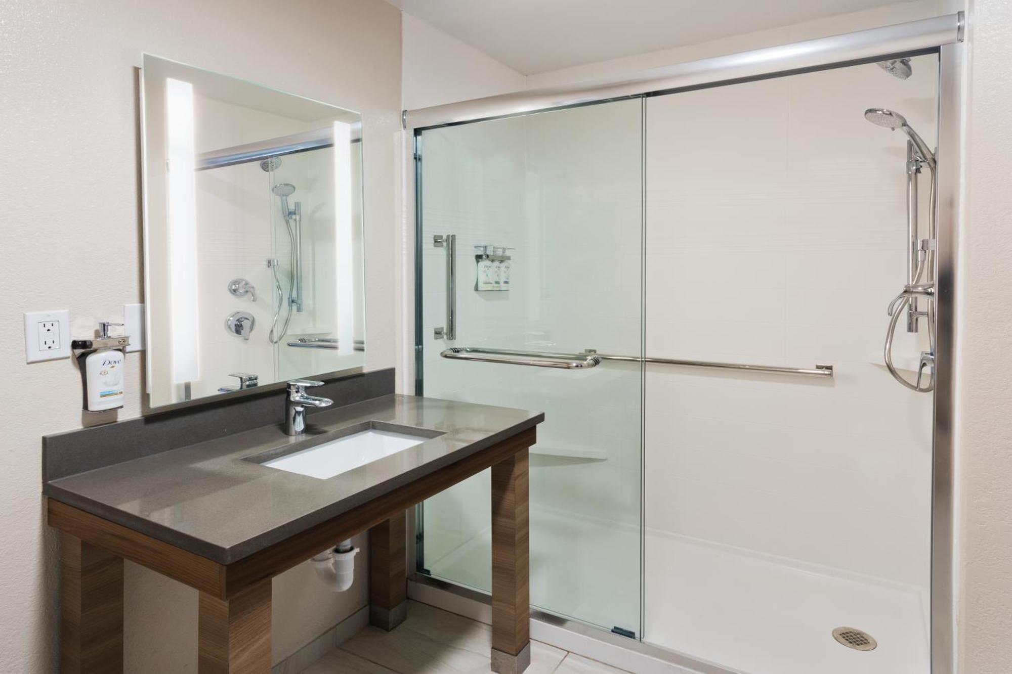 Candlewood Eastchase Park By Ihg