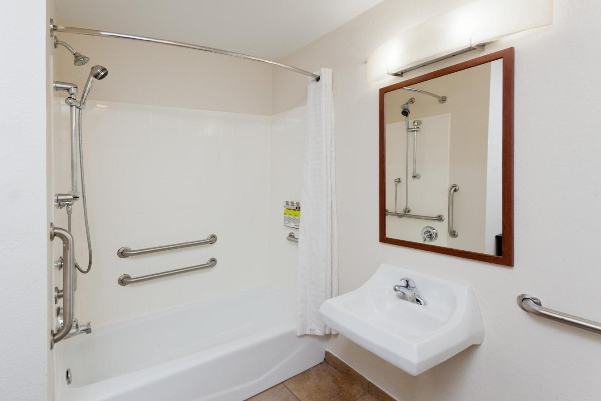 Hotel Candlewood Eastchase Park By Ihg